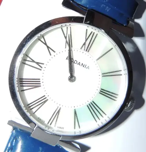 MONTRE RODANIA classique Nacre cuir bleu. NACB